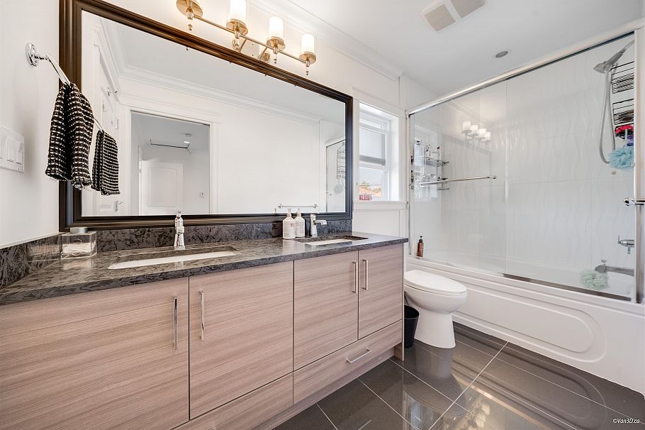 5319 Chambers Street Vancouver, BC - 21