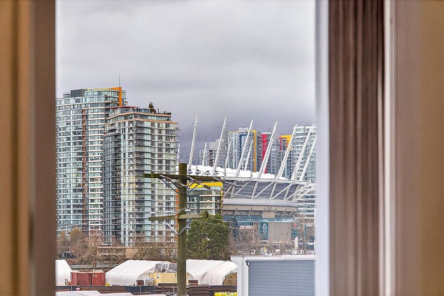 502 1833 Crowe Street Vancouver, BC - 9