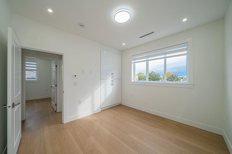 2172 E 46th Avenue Vancouver, BC - 9