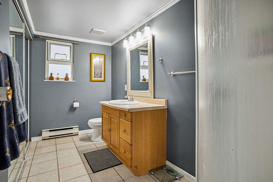 4975 Moss Street Vancouver, BC - 28