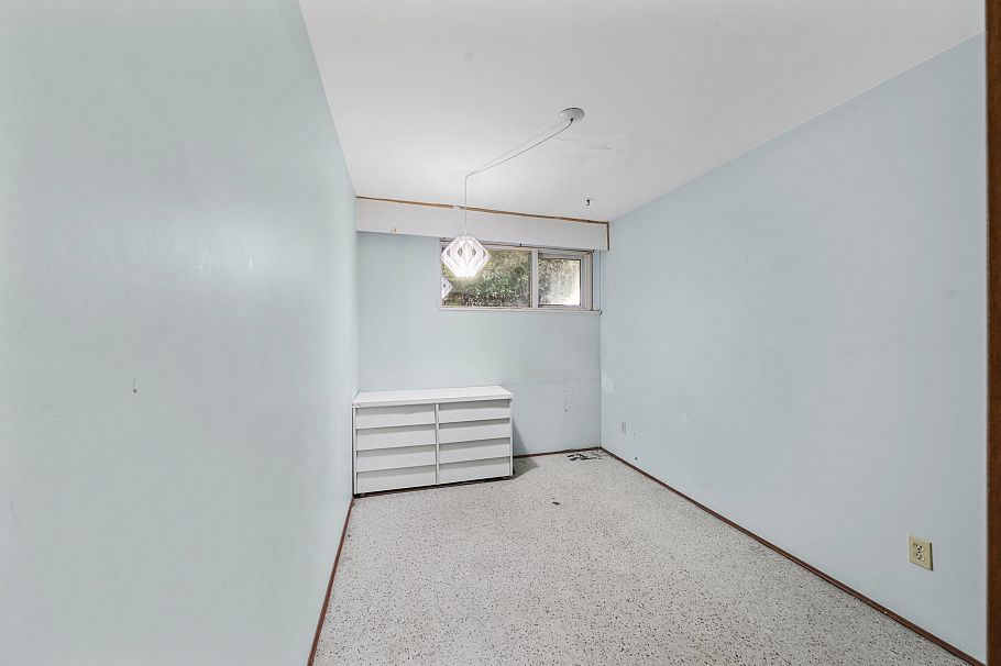 437 E 29th Street North Vancouver, BC - 28