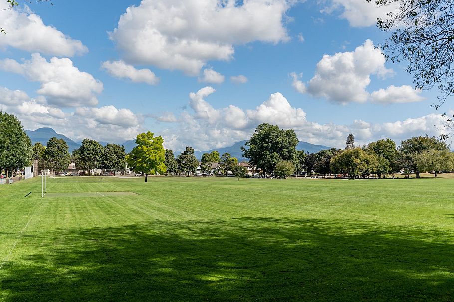 2724 Charles Street Vancouver, BC - 16