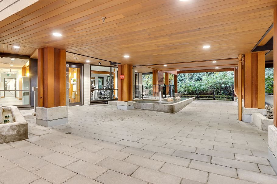 528 723 W 3rd Street North Vancouver, BC - 1