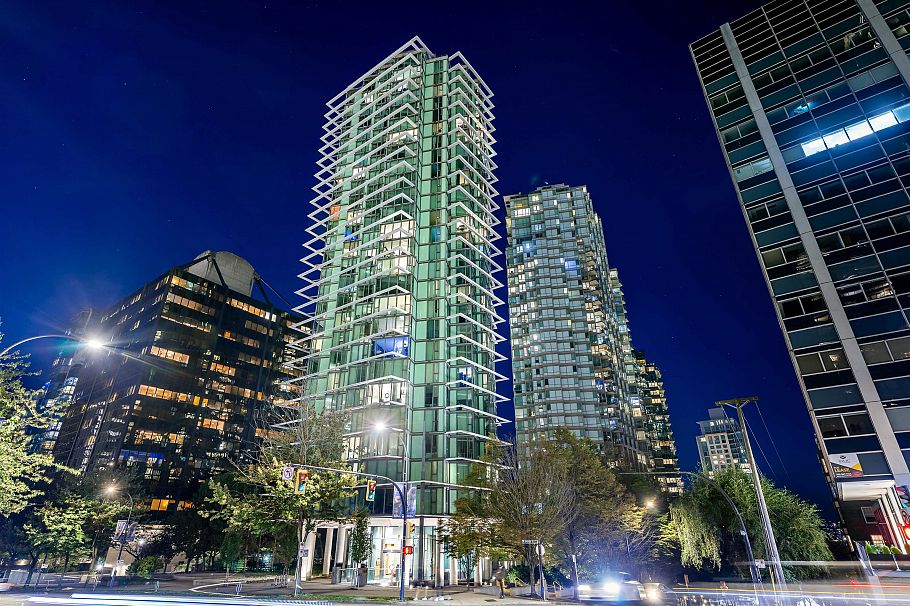 1007 1331 W Georgia Street Vancouver, BC - 1