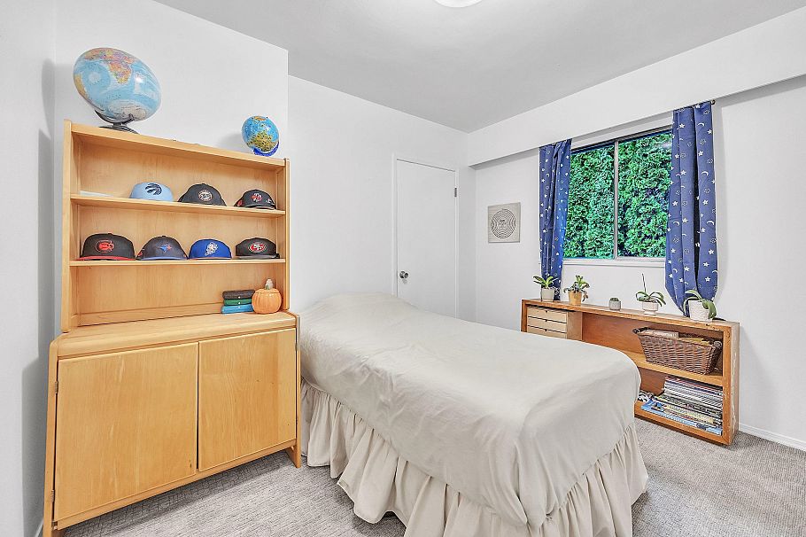 3296 Institute Road North Vancouver, BC - 11