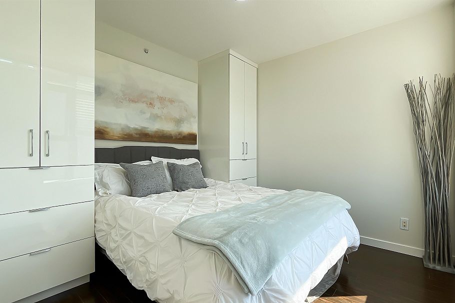 1106 1068 W Broadway Vancouver, BC - 10