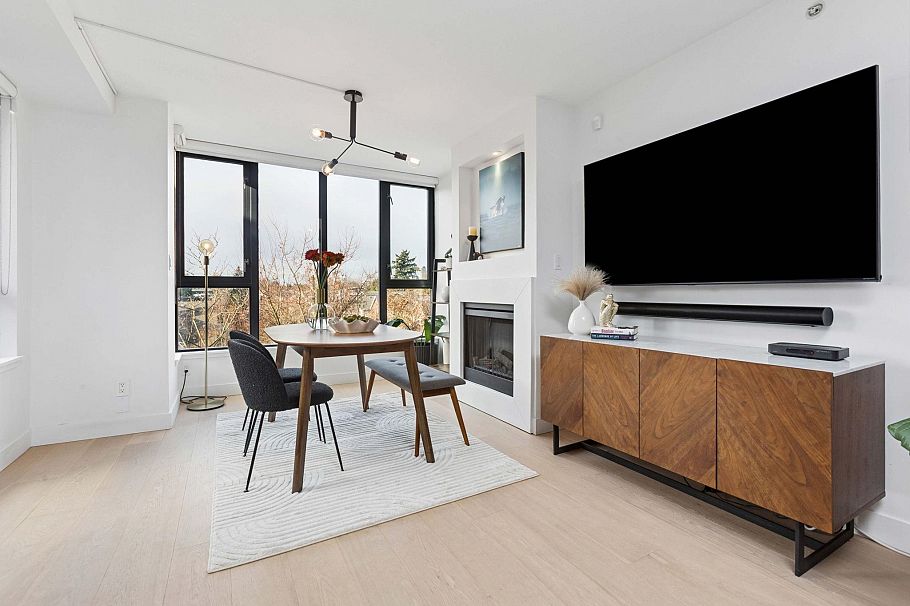 426 3228 Tupper Street Vancouver, BC - 2