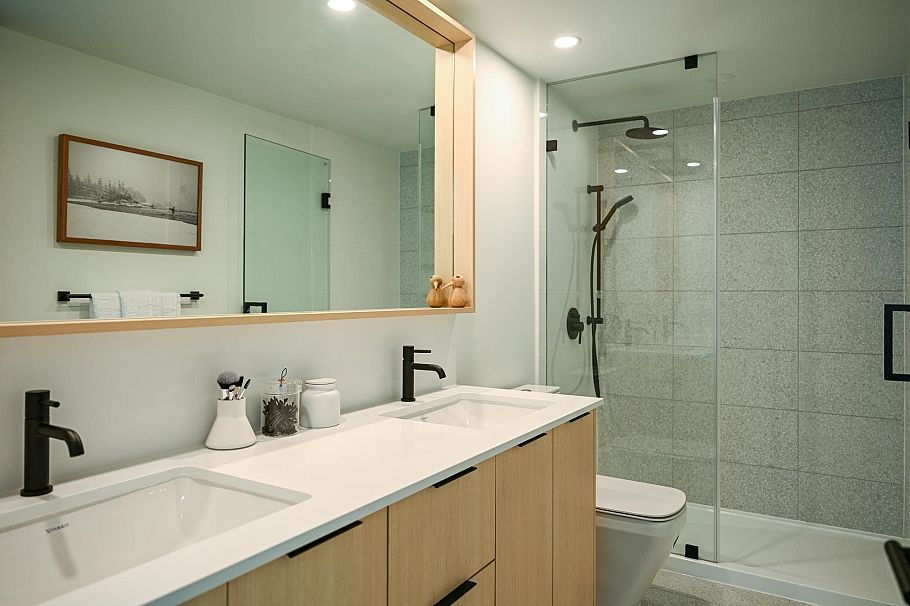 211 2045 Heritage Park Lane North Vancouver, BC - 10