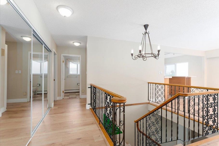 1228 Adderley Street North Vancouver, BC - 3