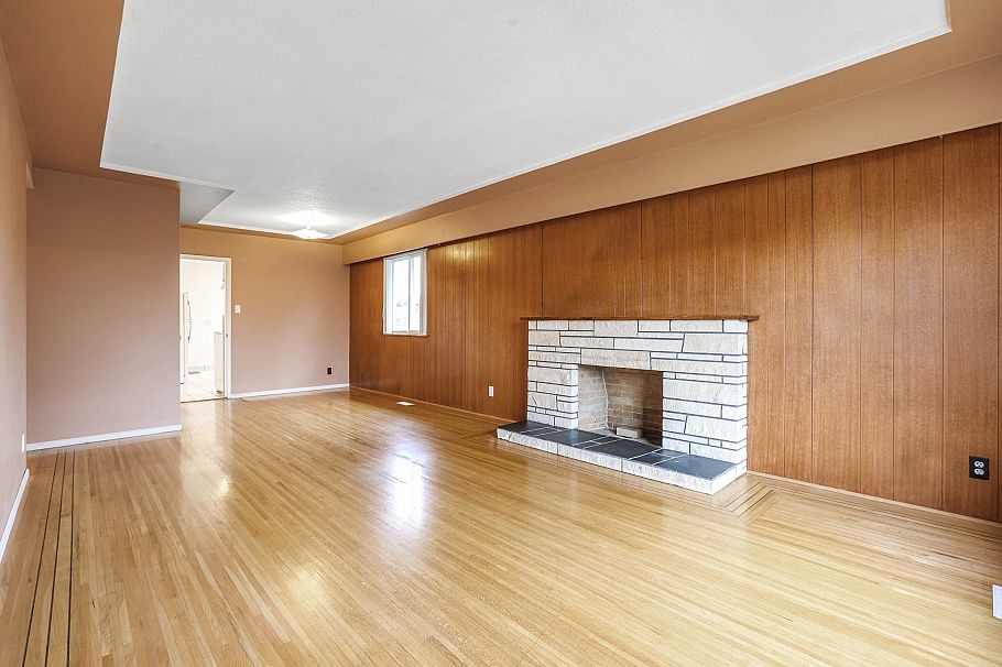 2431 E 12th Avenue Vancouver, BC - 5