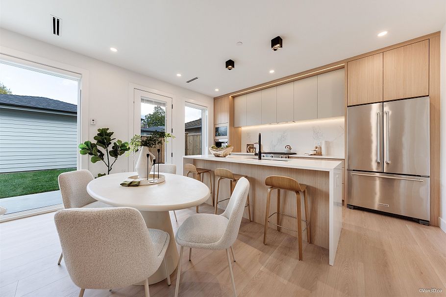 2 3121 E 46th Avenue Vancouver, BC - 8