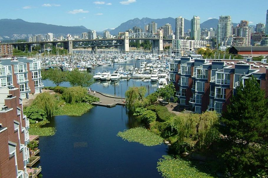 204 1550 Mariner Walk Vancouver, BC - 3