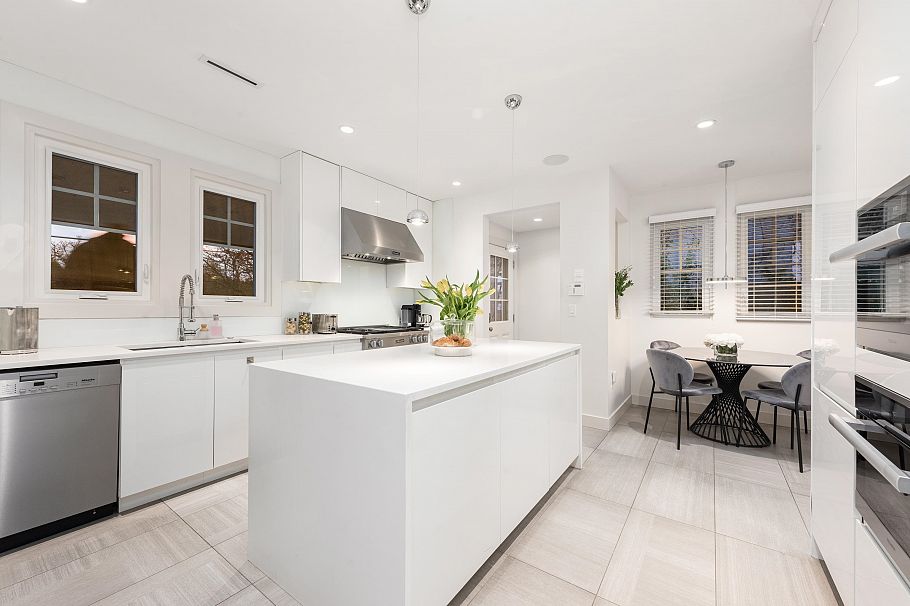 1407 W 33rd Avenue Vancouver, BC - 9