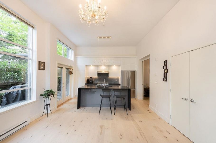 5952 Chancellor Mews Vancouver, BC - 8