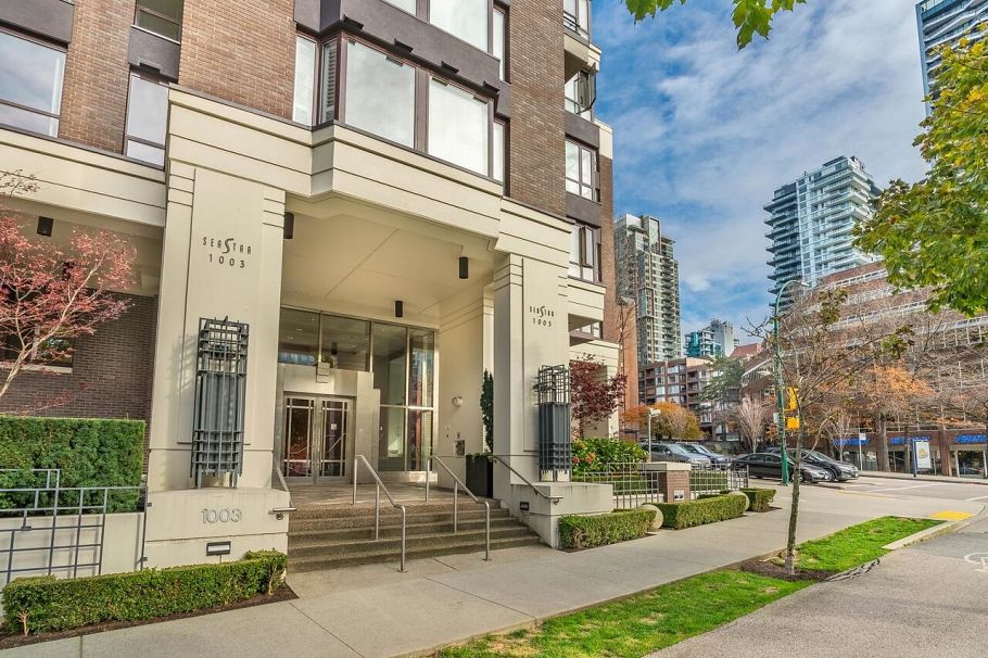 1407 1003 Pacific Street Vancouver, BC - 1
