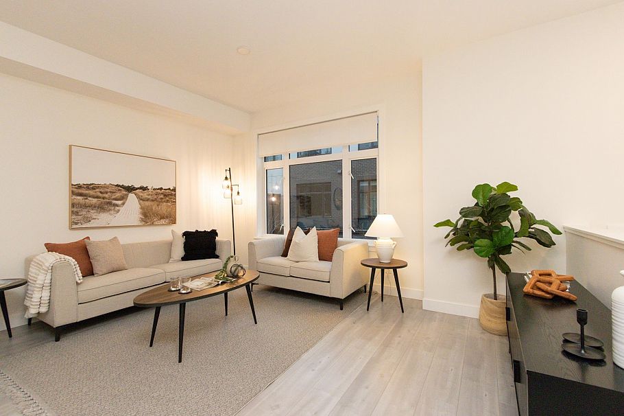 267 2035 Glenaire Drive North Vancouver, BC - 2