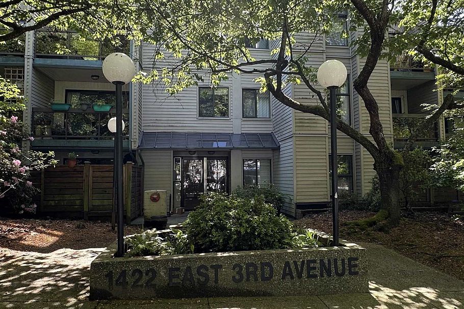 309 1422 E 3rd Avenue Vancouver, BC - 1