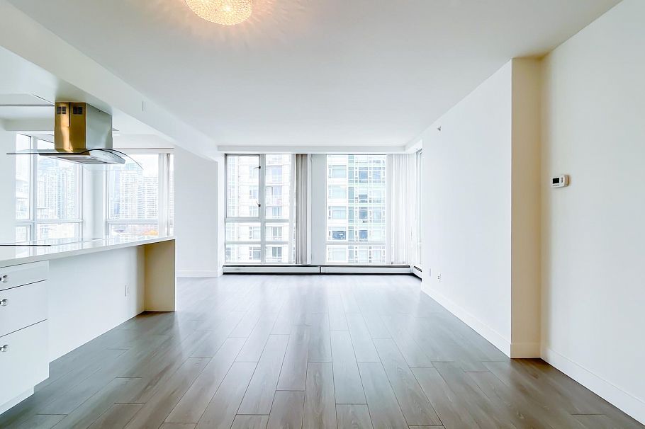 1602 1201 Marinaside Crescent Vancouver, BC - 10