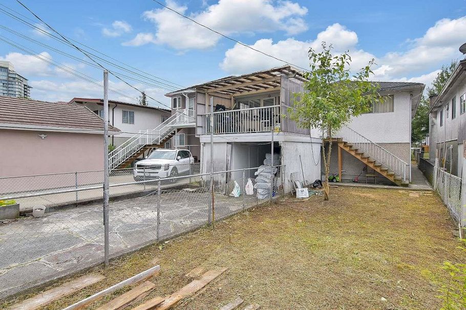 2149 E 32nd Avenue Vancouver, BC - 23