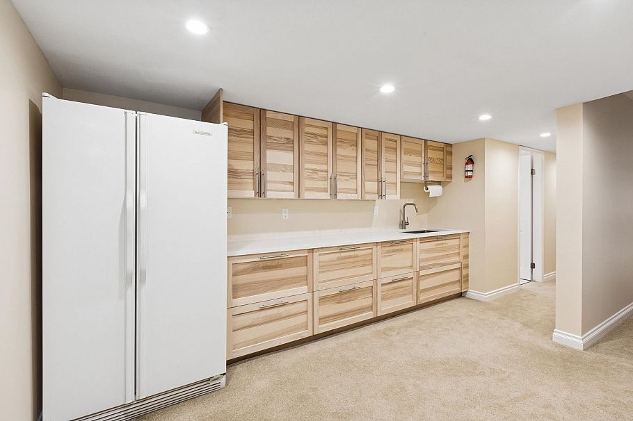 5685 Nancy Greene Way North Vancouver, BC - 30