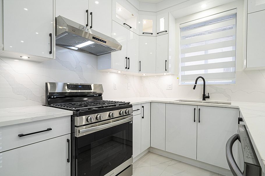 2172 E 46th Avenue Vancouver, BC - 22