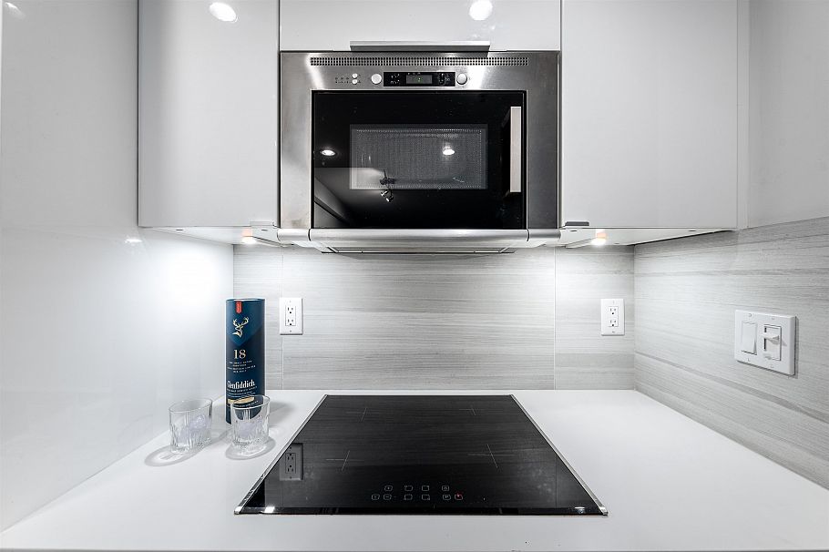 1007 1331 W Georgia Street Vancouver, BC - 9