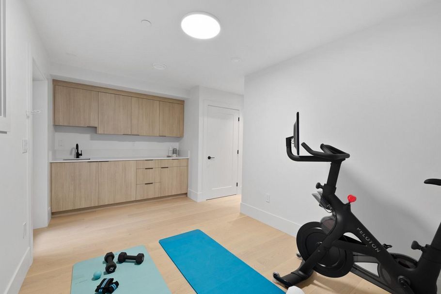 2505 W 37th Avenue Vancouver, BC - 31