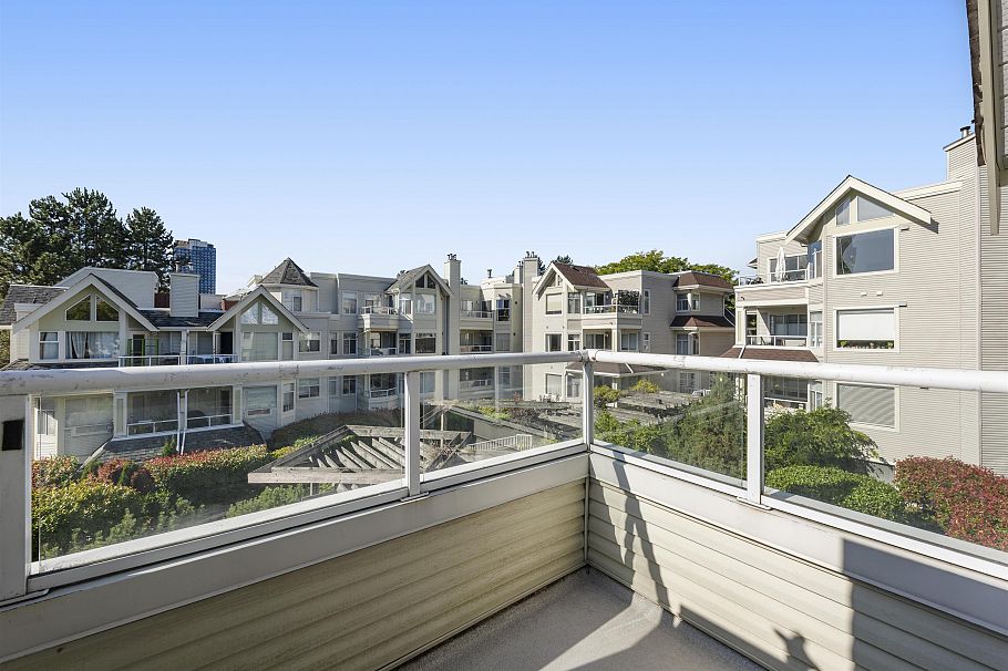 310 3638 Rae Avenue Vancouver, BC - 11