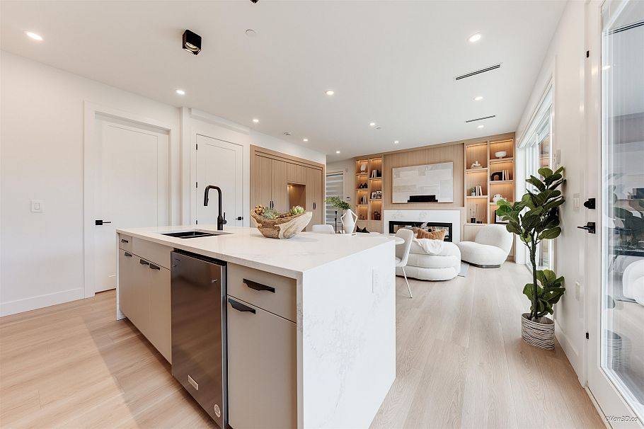 2 3121 E 46th Avenue Vancouver, BC - 12