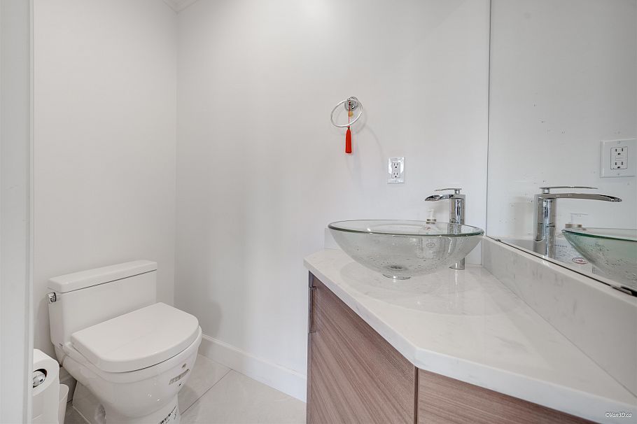 5319 Chambers Street Vancouver, BC - 14