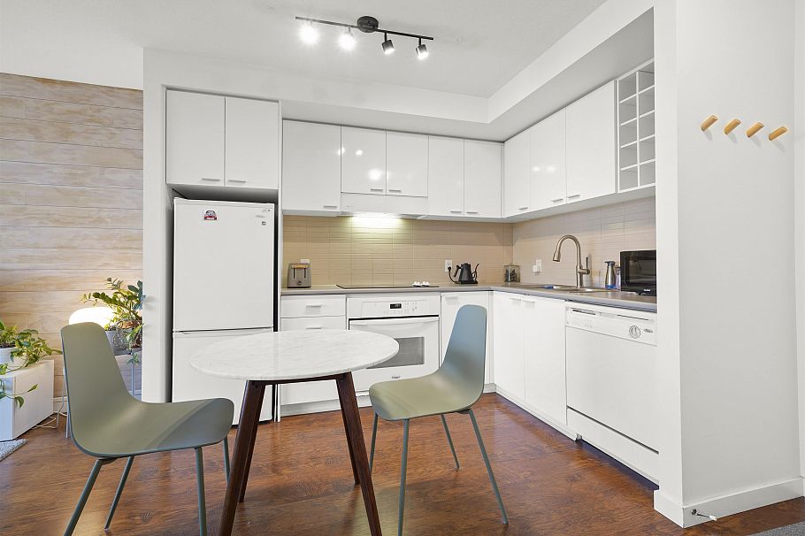 703 131 Regiment Square Vancouver, BC - 8