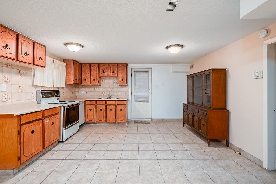 3226 E 1st Avenue Vancouver, BC - 13