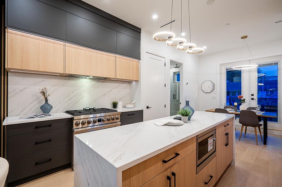 2331 E 49th Avenue Vancouver, BC - 7