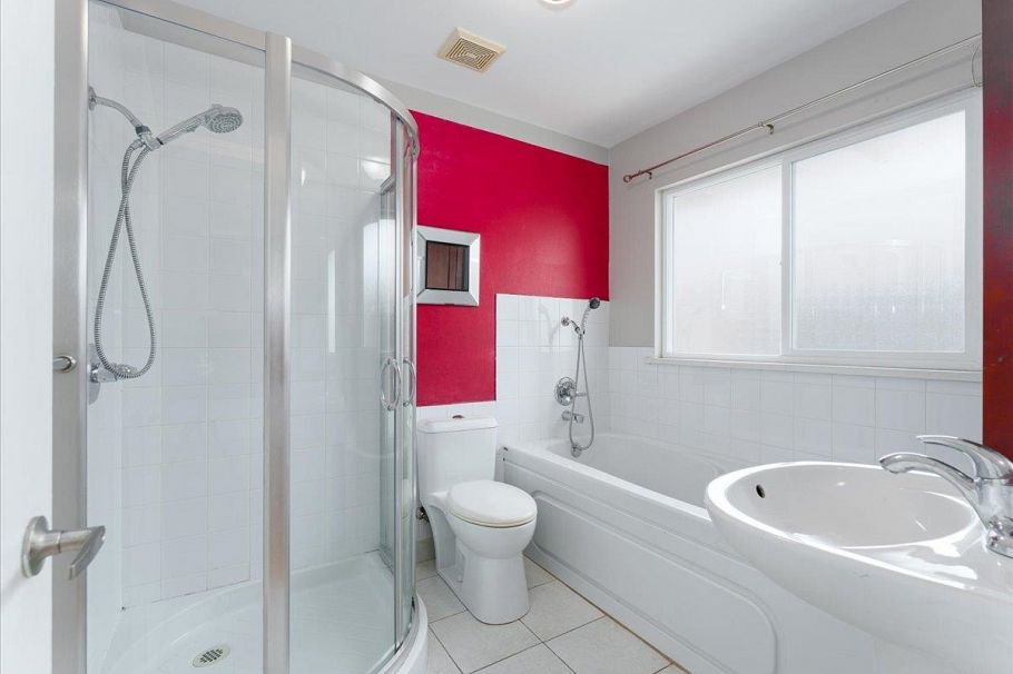 1228 Adderley Street North Vancouver, BC - 15