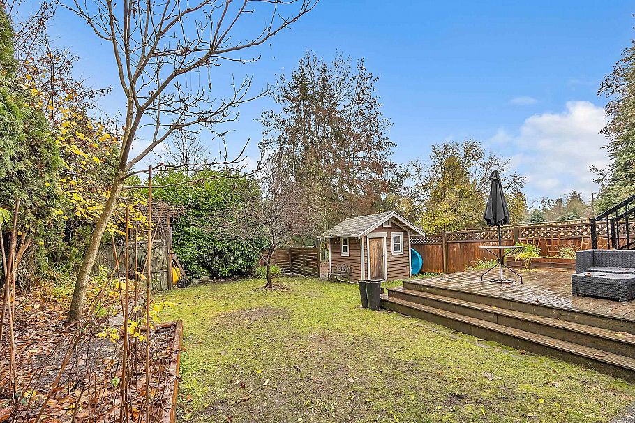 3296 Institute Road North Vancouver, BC - 26