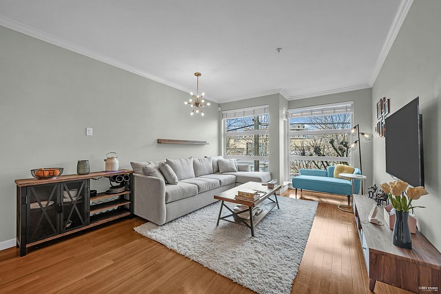 30 638 W 6th Avenue Vancouver, BC - 3