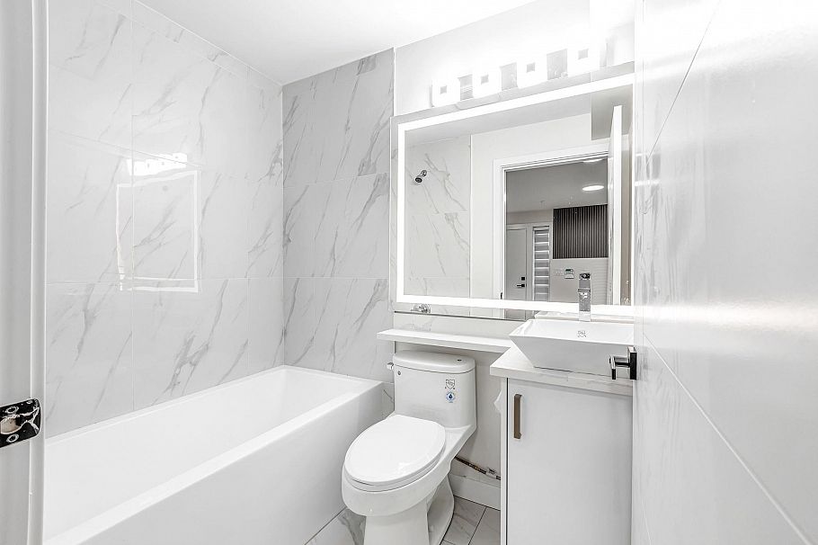 3440 E 4th Avenue Vancouver, BC - 20