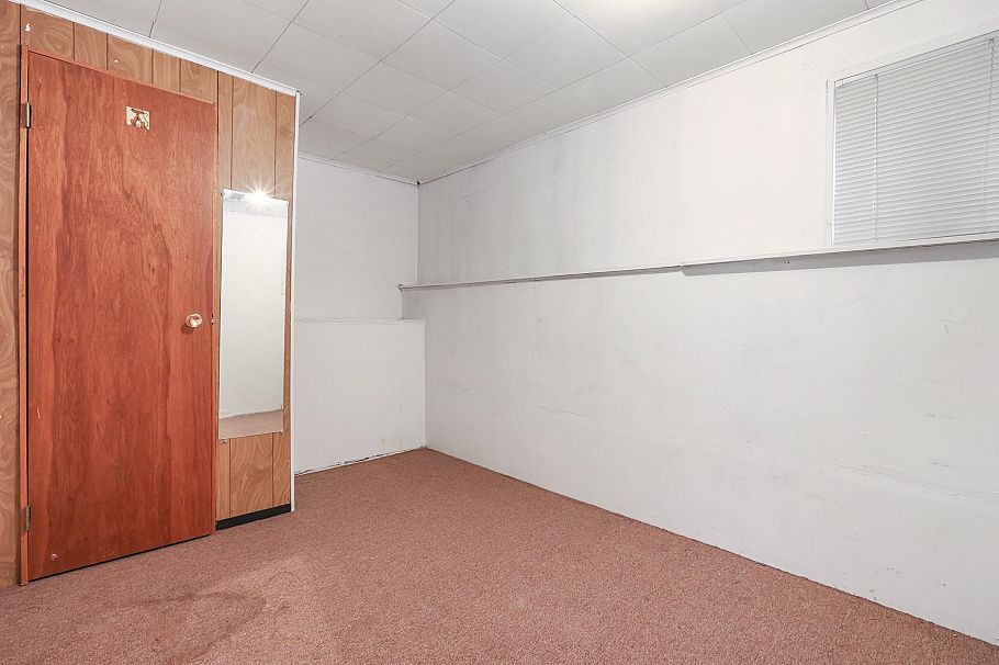 2431 E 12th Avenue Vancouver, BC - 21