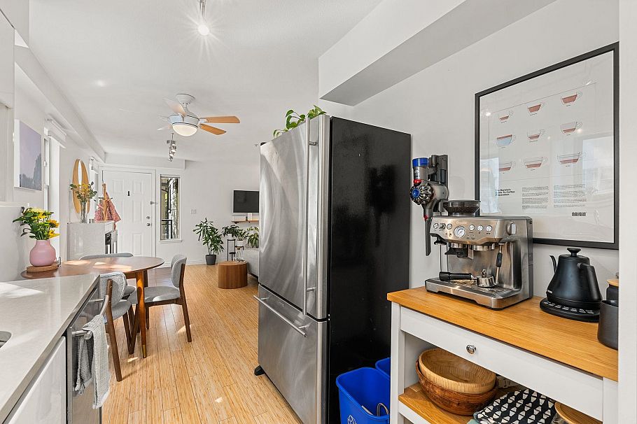 203 755 W 15th Avenue Vancouver, BC - 14