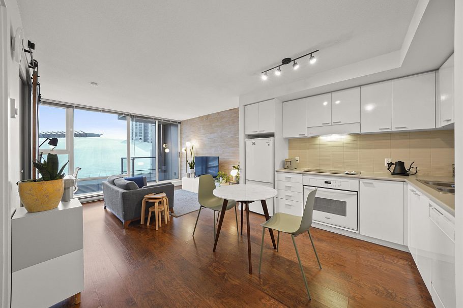 703 131 Regiment Square Vancouver, BC - 15