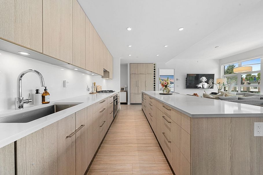 413 747 E 3rd Street North Vancouver, BC - 4