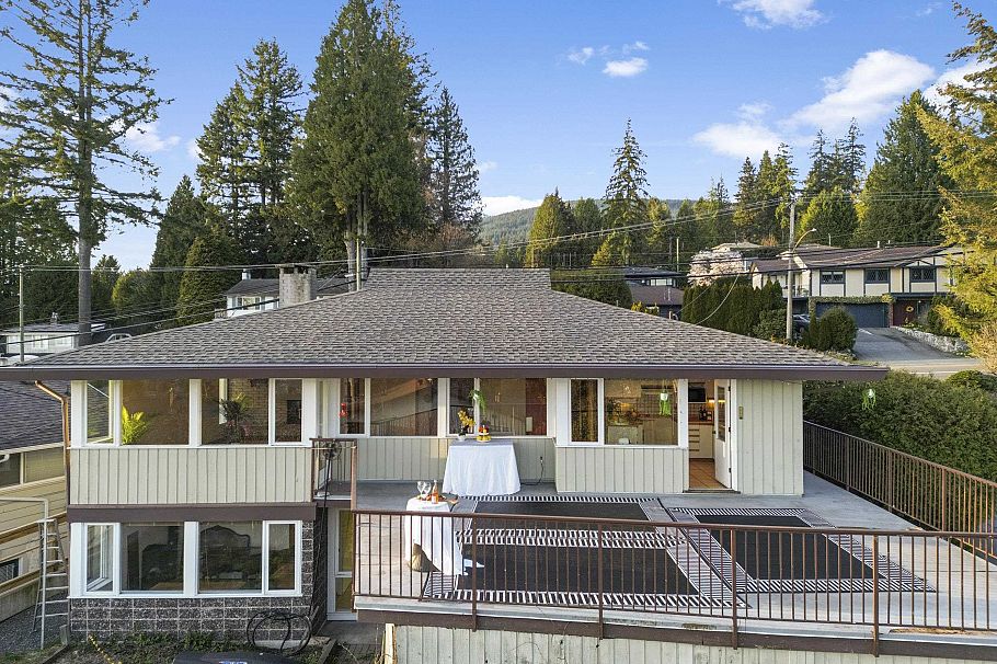 437 E 29th Street North Vancouver, BC - 35