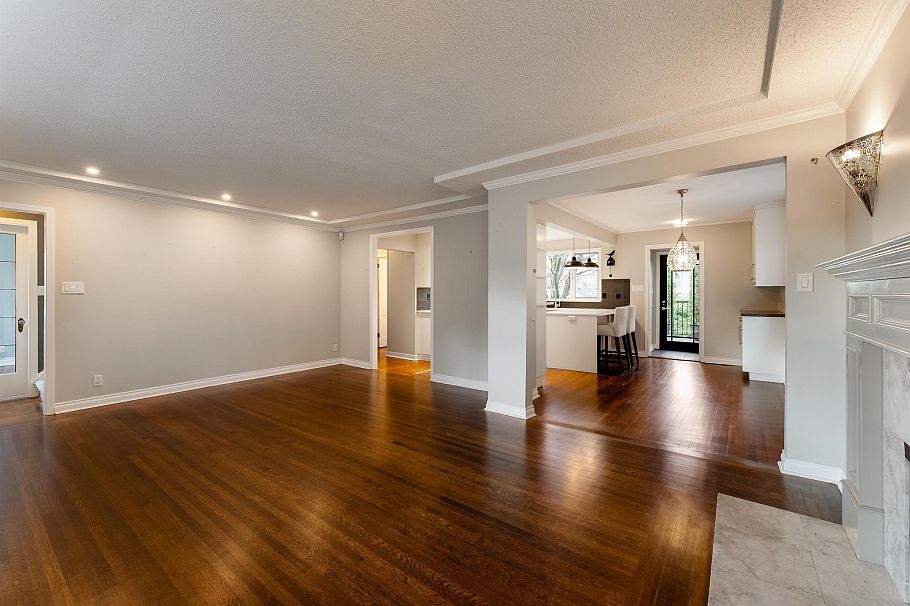 231 E 40th Avenue Vancouver, BC - 10