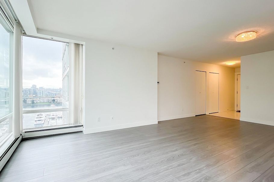 1602 1201 Marinaside Crescent Vancouver, BC - 12