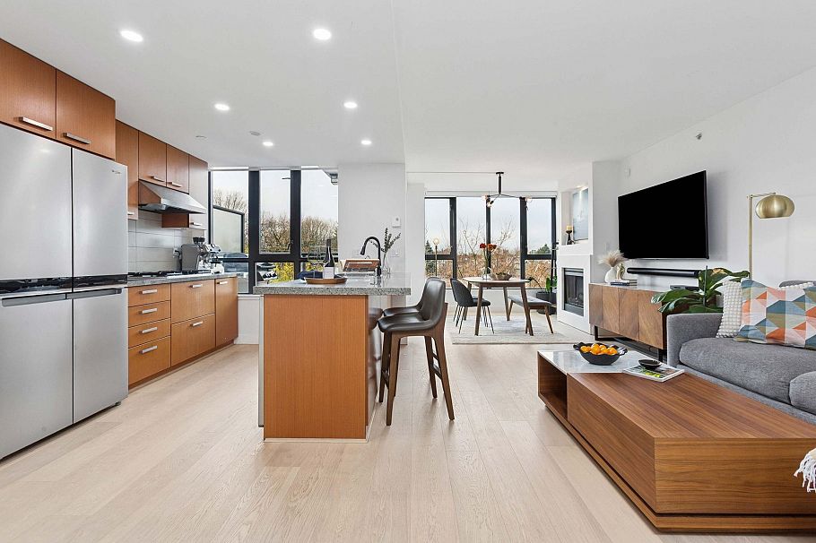 426 3228 Tupper Street Vancouver, BC - 1