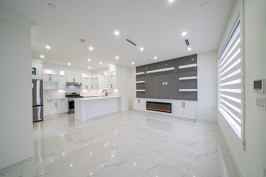 2172 E 46th Avenue Vancouver, BC - 3