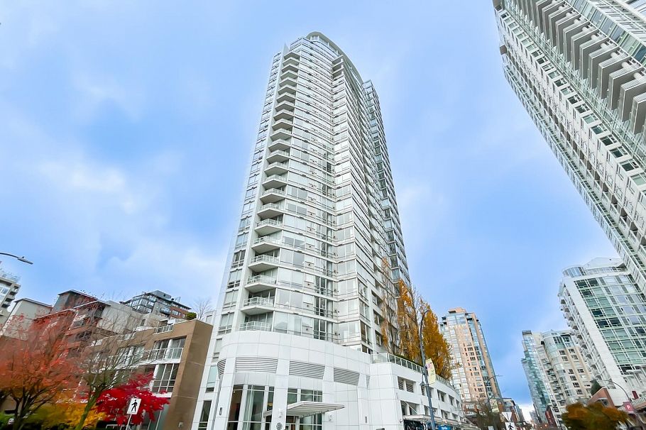 1602 1201 Marinaside Crescent Vancouver, BC - 4