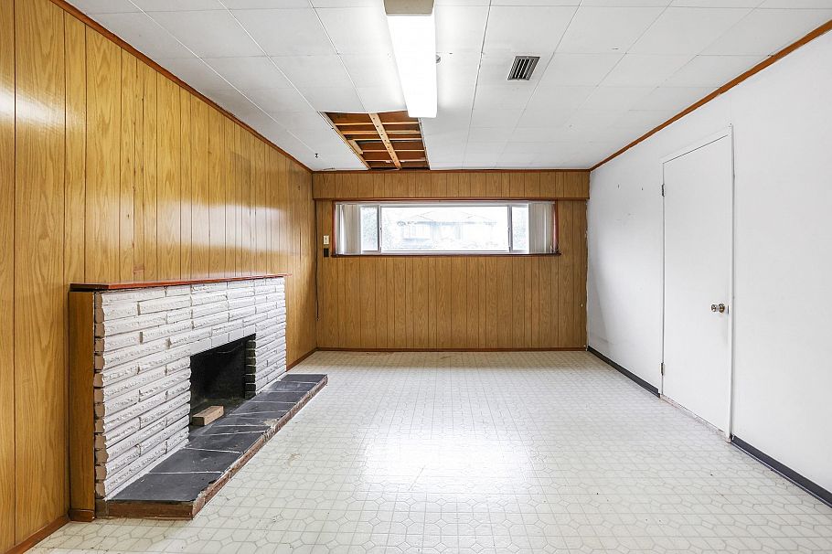 2431 E 12th Avenue Vancouver, BC - 17