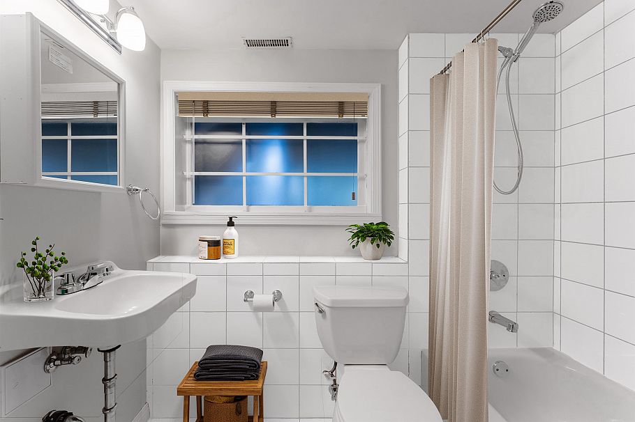 231 E 40th Avenue Vancouver, BC - 26