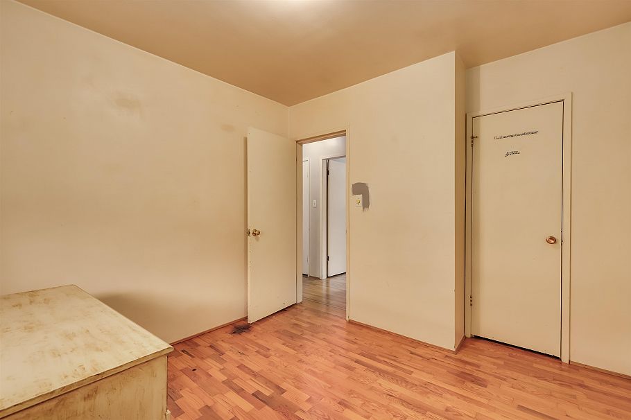 1118 Cloverley Street North Vancouver, BC - 26